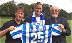 Bobby Zamora completes Brighton signing.jpg