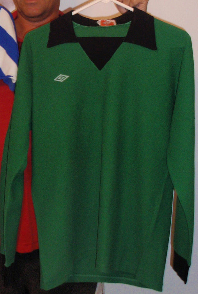brighton-and-hove-albion-away-football-shirt-1975-1977-s_20155_1.jpg