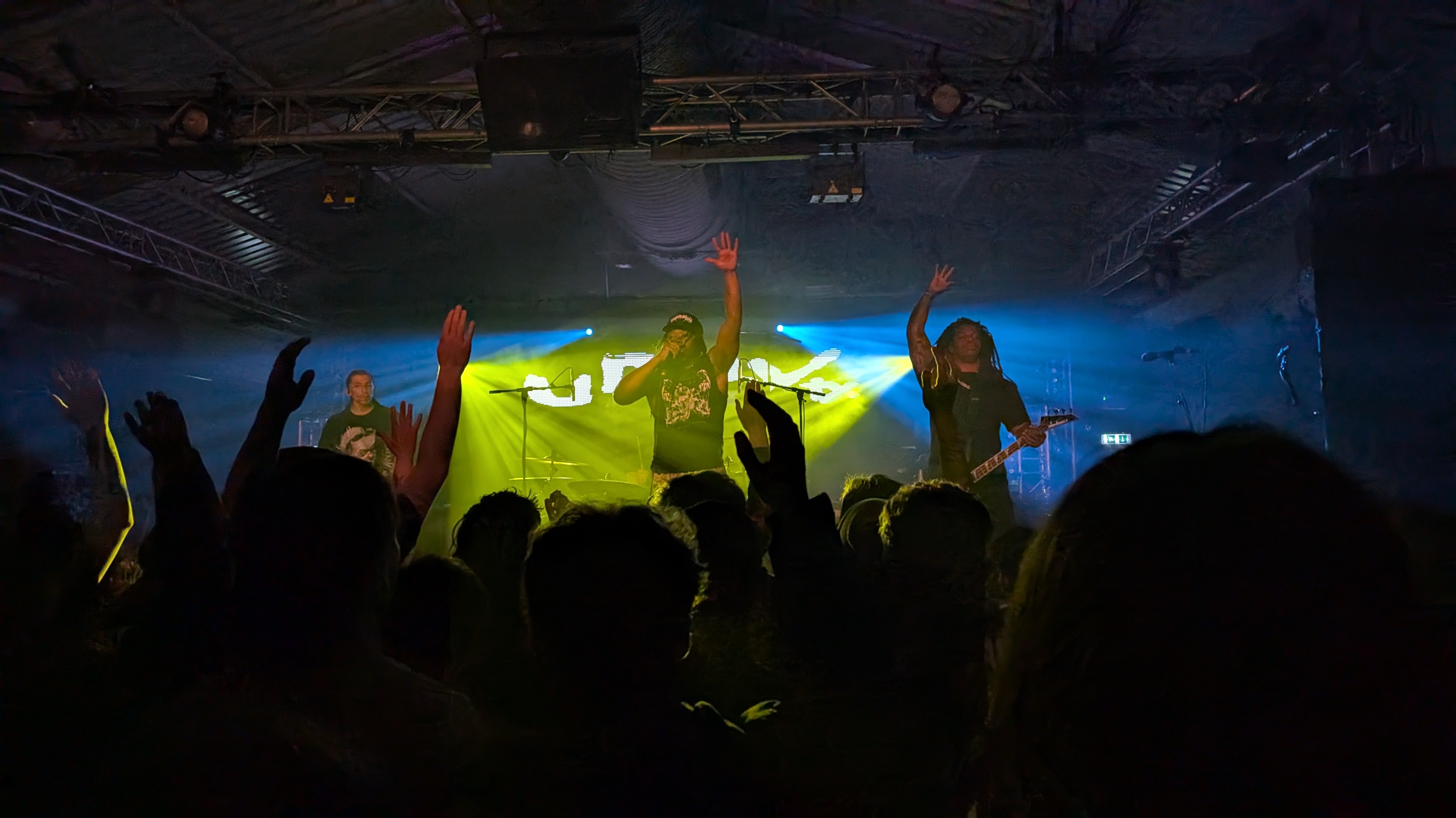 PXL_20250422_185356016.RAW-01.COVER.jpg