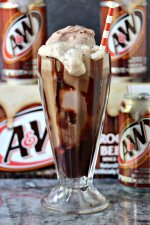 Chocolate-Hot-Fudge-Root-Beer-Float-6.jpg