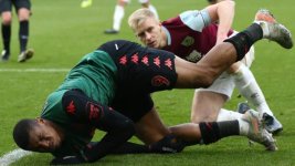 Wesley - Aston Villa fear striker could miss rest of season with knee injury.jpg
