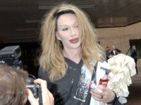 pete-burns-lips.jpg