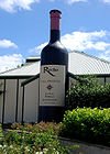 100px-Big_WineBottle_Pokolbin.jpg