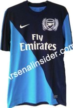 nouveau-maillot-exterieur-arsenal-bleus-2011-2012-nike.jpg