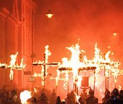 220px-Lewes_Bonfire,_Martyrs_Crosses_02_detail.jpg