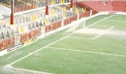 Goal_line_at_Old_Trafford_1992.JPG