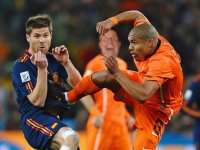 de-jong-alonso-foul-holland-spain-world-cup-f_2476489 copy.jpg