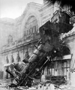 220px-Train_wreck_at_Montparnasse_1895.jpg