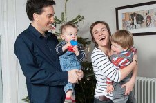 ed-miliband-with-his-wife-and-children-pic-dm-657703172.jpg