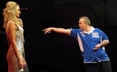 BRITAIN-DARTS-LON803.jpg