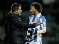 skysports-isaiah-brown-david-wagner-huddersfield_3895219.jpg