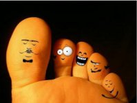 funnyfootfingersts3.jpg