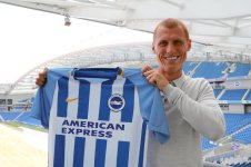 Sidwell signs one year Albion deal.jpg Sidwell signs one year Albion deal.jpg