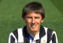 Peter Beardsley.jpg