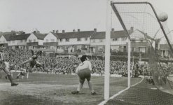 willie irvine goal.jpg.gallery.jpg