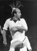 ace6d9deafe39e82078124a28e5ba4f3--preston-north-end-bobby-charlton.jpg