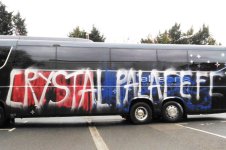 Crystal-Palace-team-bus-attacked-with-graffiti-591994.jpg