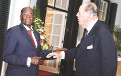 Soames-Mugabe1.jpg