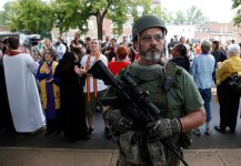 f0fd556_WAS710_VIRGINIA-PROTESTS-_0812_11.JPG