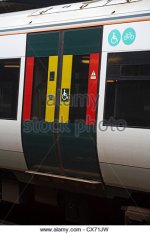south-west-trains-entrance-to-disabled-and-bicycle-carriage-of-train-cx71jw.jpg