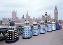 daleks_in_london____by_hs11-d4xxy6e.jpg