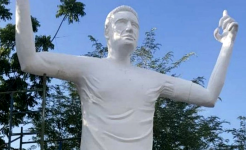 radamel-falcao-statue.png