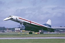 Concorde_landing_Farnborough_Fitzgerald.jpg