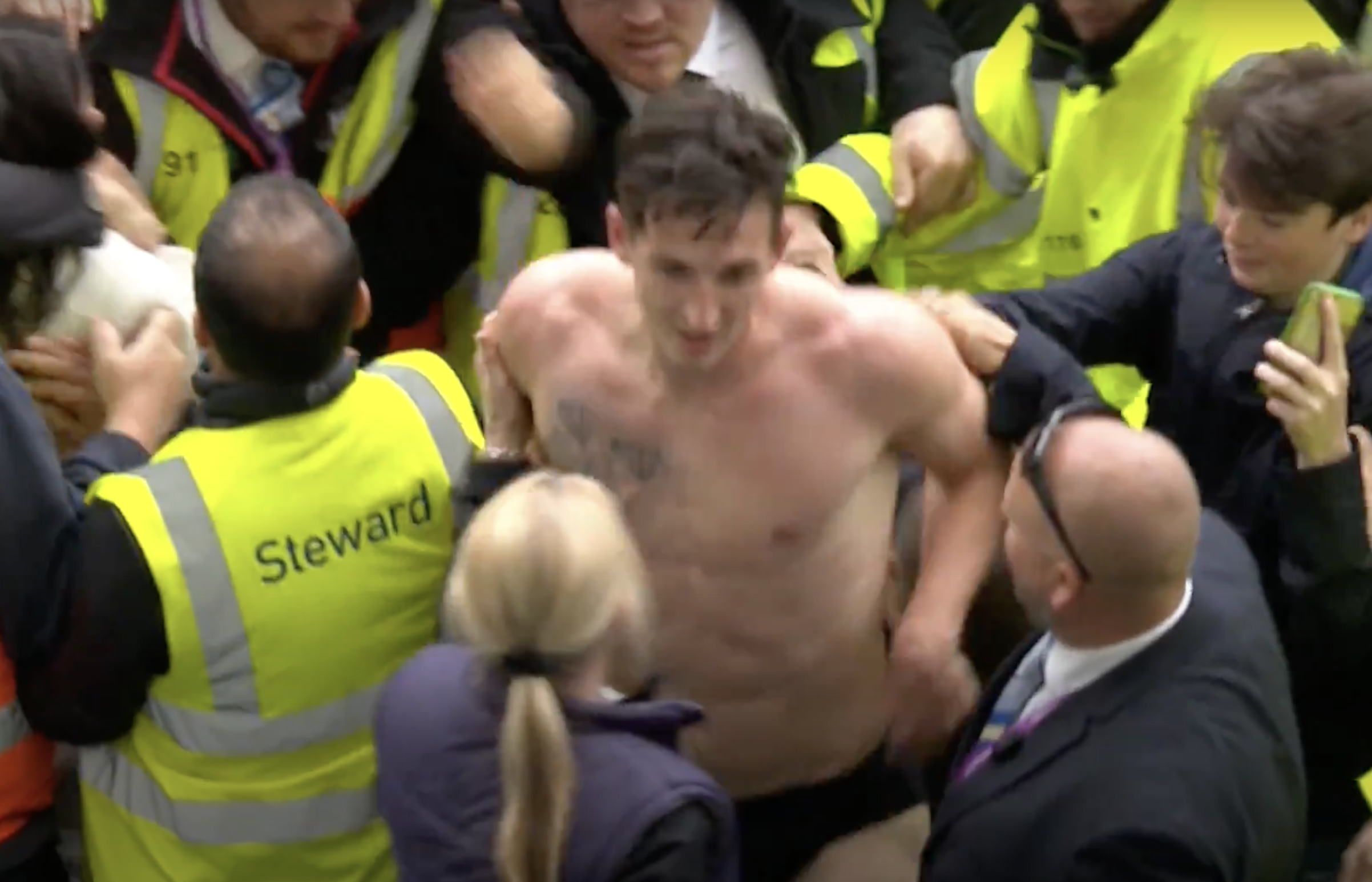 Lewis Dunk in his pants